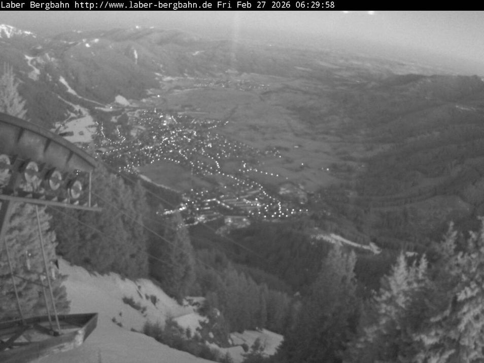 Webcam mit dem Standort: Laber Bergbahn: Blick nach Oberammergau