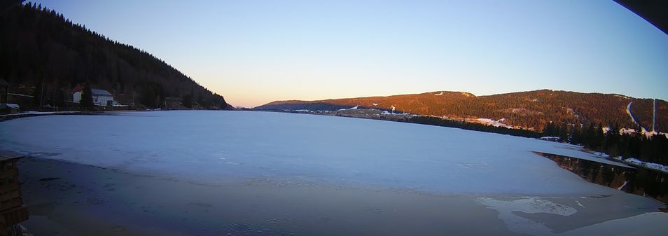 Webcam located at: Lac des Rousses (Les Rousses)