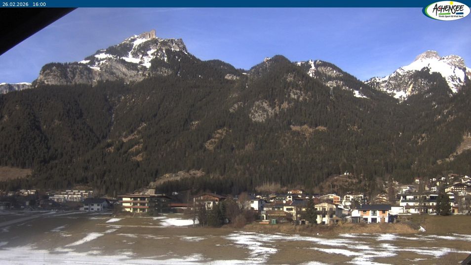 Webcam located at: Lärchenwiese Maurach