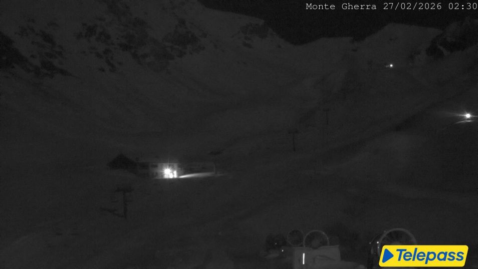 Webcam located at: Limone 1400: Base