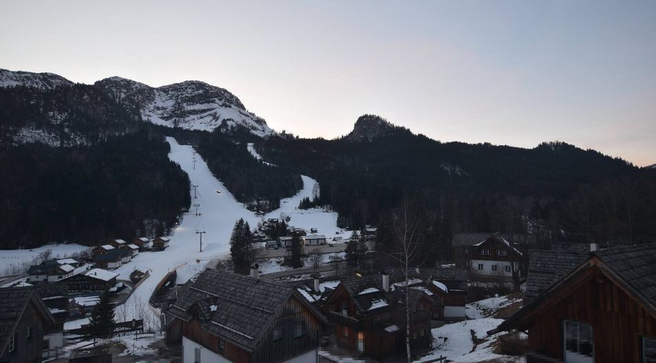 Webcam located at: Loser Altaussee - Base station Sandling-Jet