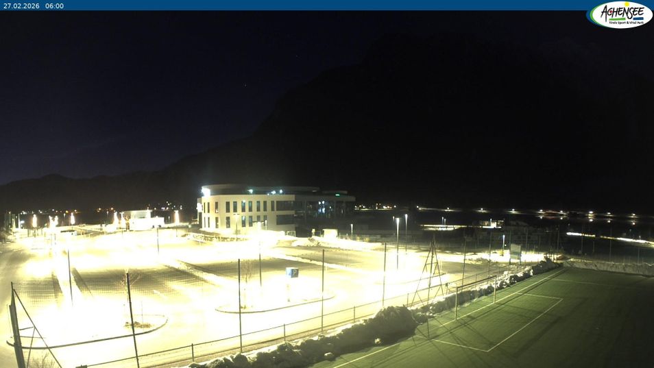 Webcam mit dem Standort: Maurach: Atoll Achensee Webcam Parkplatz