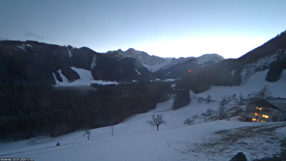 Webcam located at: Mountain inn Lausegger