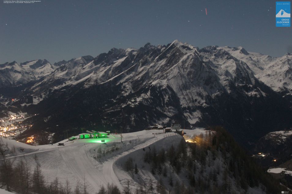 Webcam located at: Mountain station Goldried gondola