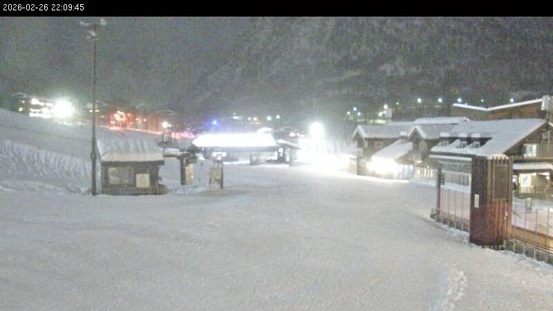 Webcam located at: Myrkdalen Hotel at base station chair lift Myrkdalsekspressen