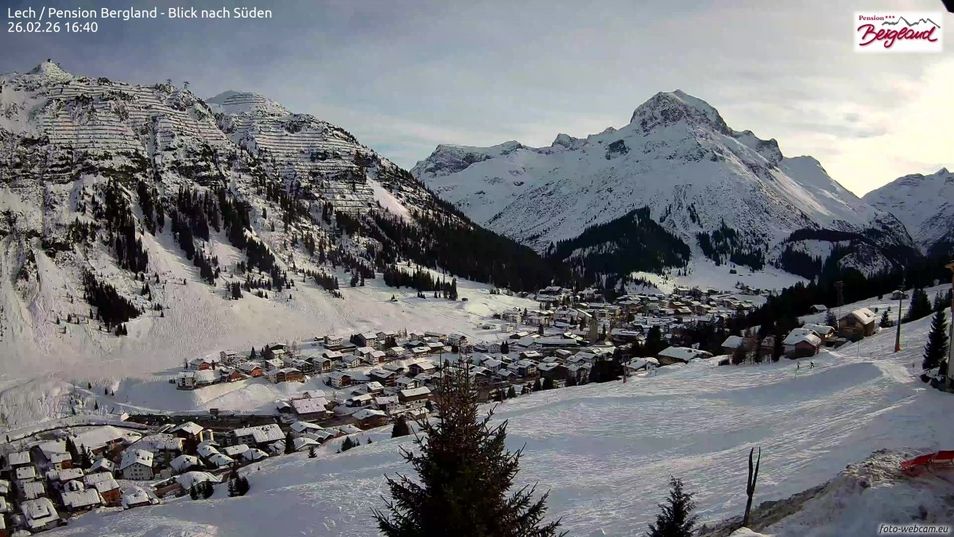 Webcam mit dem Standort: Oberlech am Arlberg: Pension Bergland