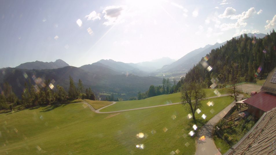 Webcam mit dem Standort: Panoramakamera Erlebnishof Tschabitscher