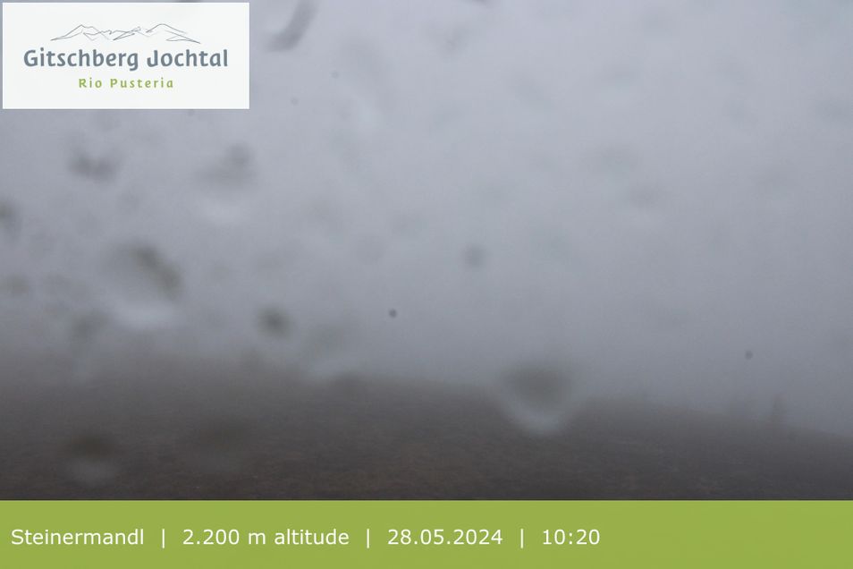 Webcam located at: Gitschberg: Panoramic view - Steinermandl Top station