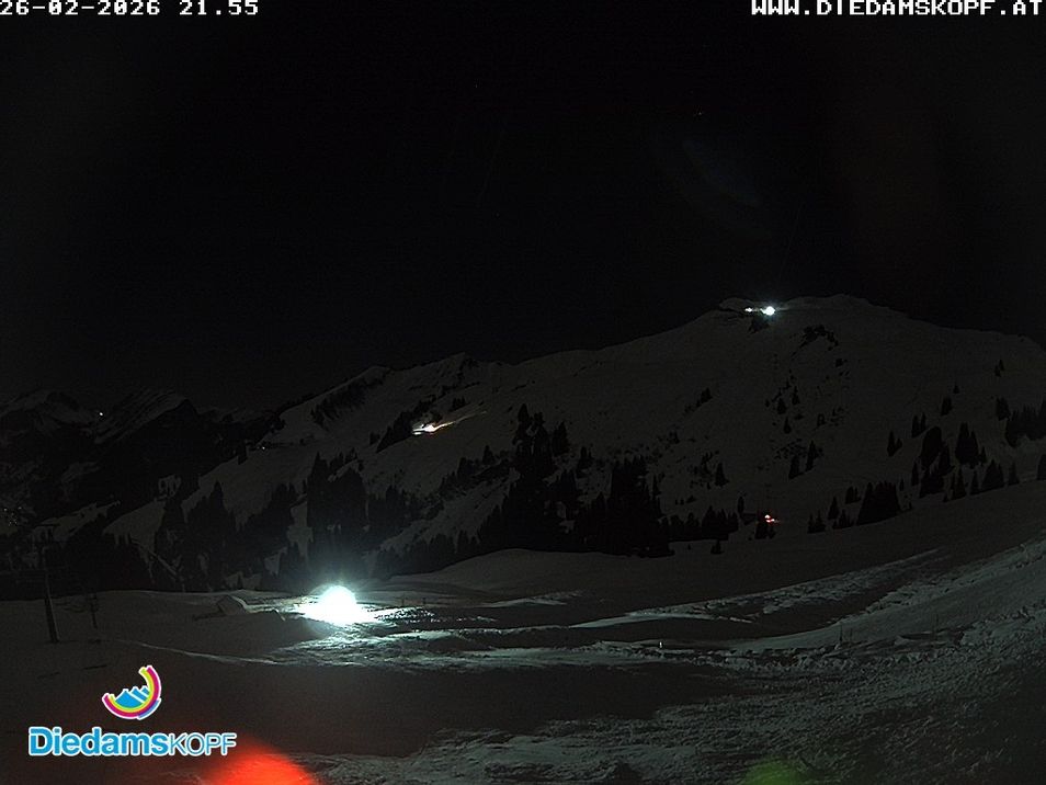 Webcam located at: Ski resort Diedamskopf - View Breitenalpe