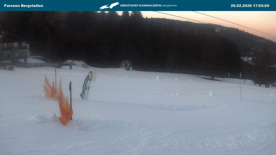 Webcam located at: Mountain station Parsenn