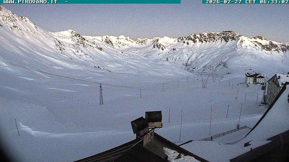 Webcam located at: Passo Stelvio, Valle del Braulio