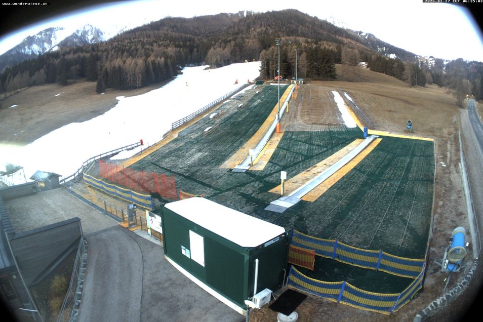 Webcam mit dem Standort: Puchberg am Schneeberg: Kinderland Wunderwiese