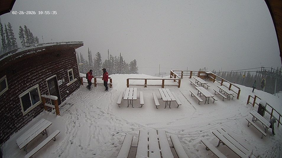Webcam mit dem Standort: Revelstoke Mountain Resort: Mackenzie Outpost