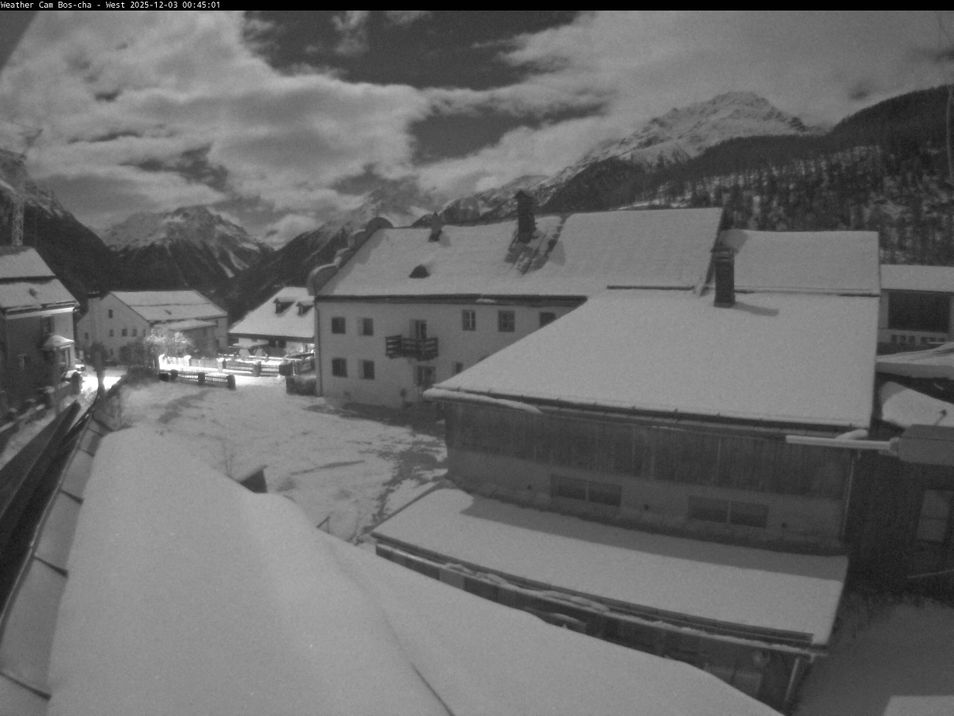 Webcam located at: Scuol: Bos-cha West