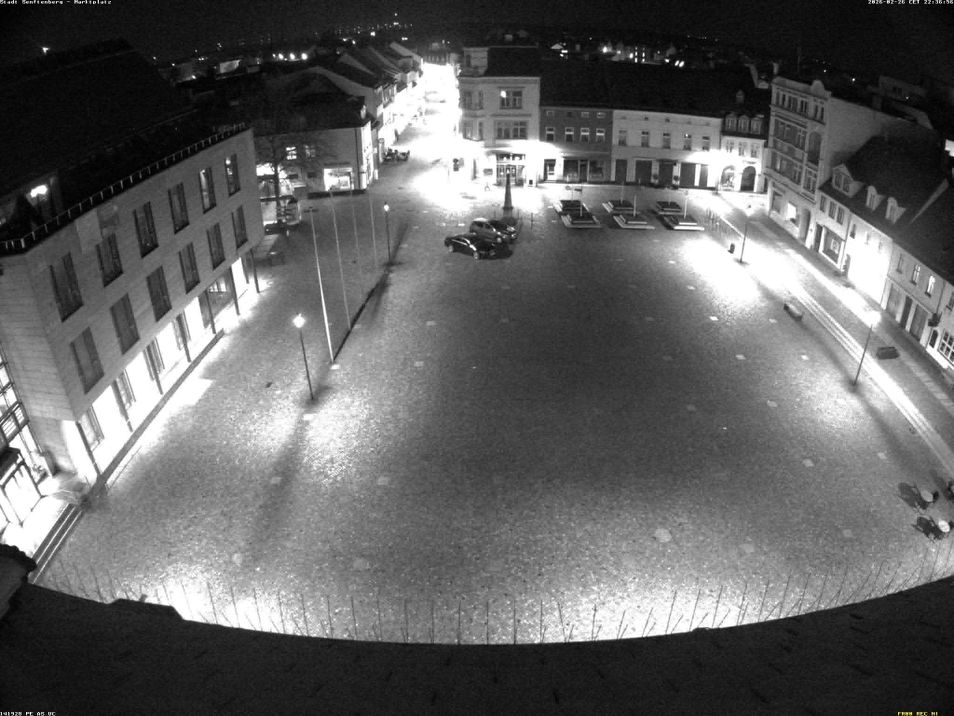 Webcam located at: Senftenberg Town Square