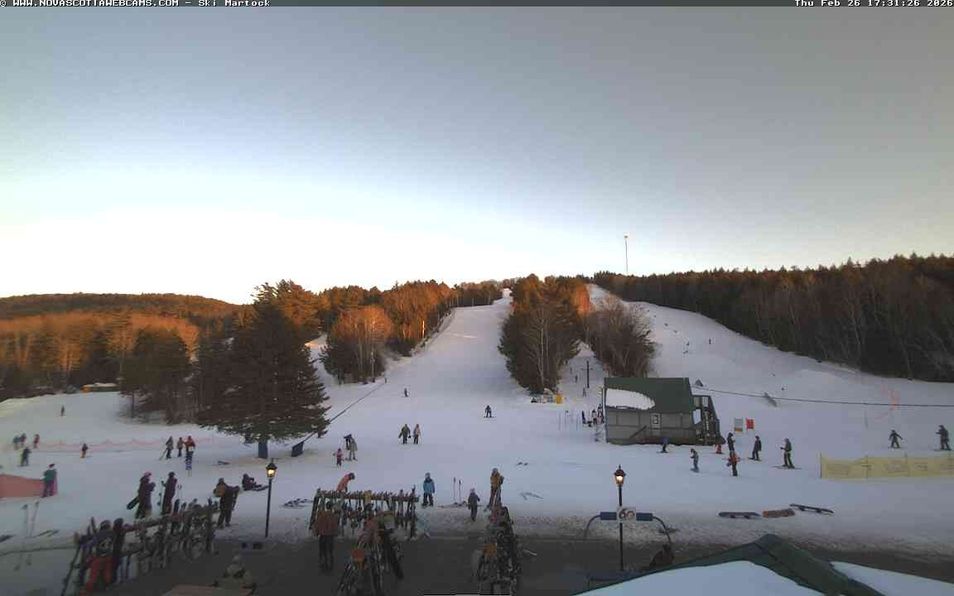 Webcam mit dem Standort: Ski Martock Blick auf die Pisten