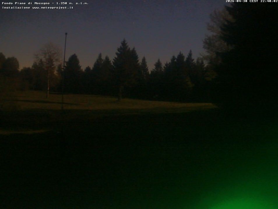 Webcam located at: Ski Resort Piane di Mocogno - Middle Station 2