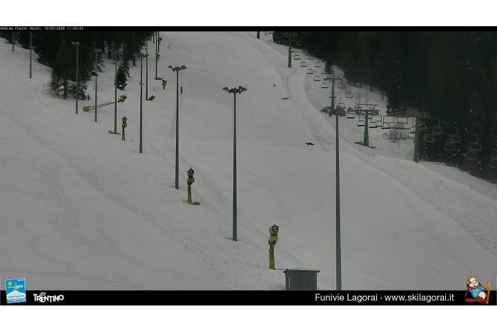 Webcam located at: Ski run Piloni