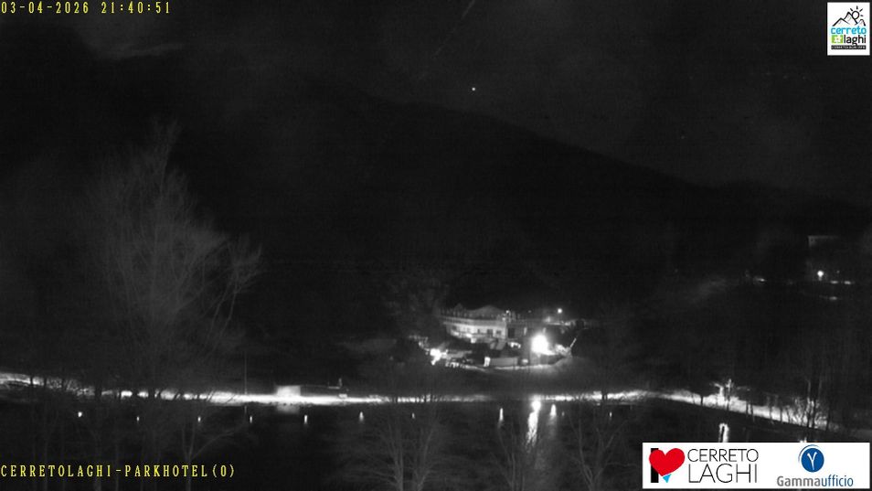 Webcam mit dem Standort: Skigebiet Cerreto Laghi - Blick über die Skipisten