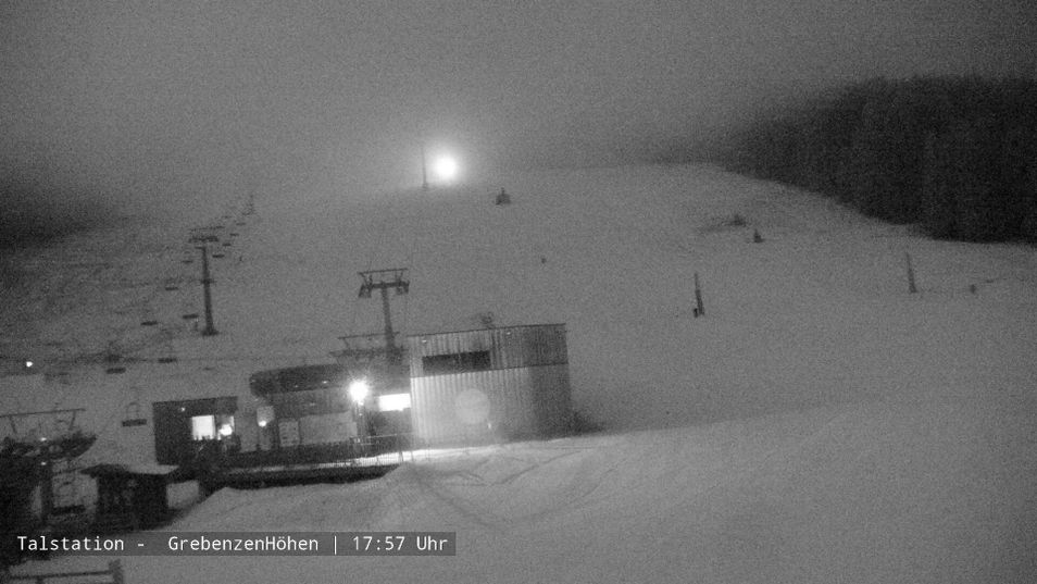 Webcam mit dem Standort: Grebenzen: Blick auf Sessellift und Piste