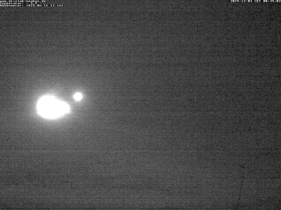 Webcam located at: Ski lift and slope at "Bleaml Alm"