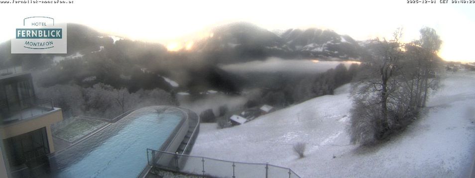 Webcam located at: Sky pool Hotel Fernblick