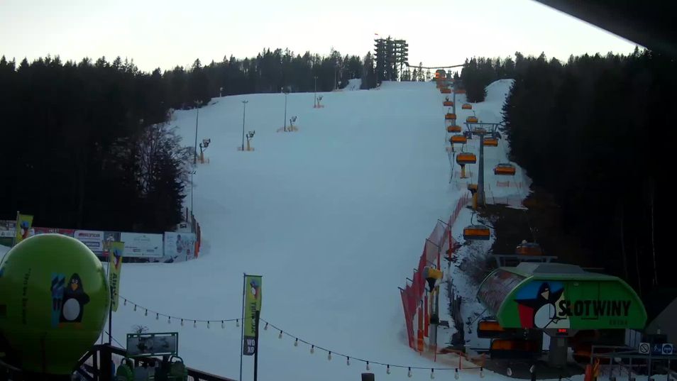 Webcam mit dem Standort: Slotwiny Arena - Talstation
