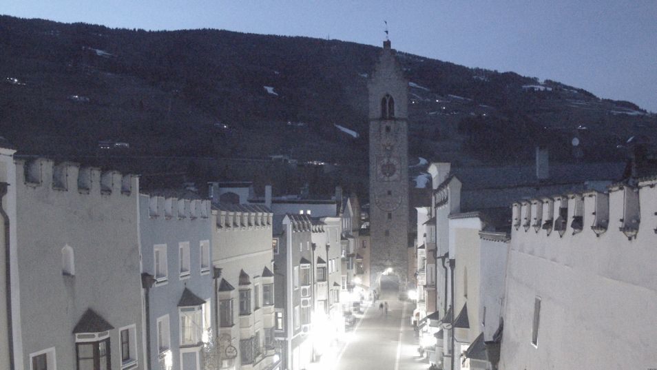 Webcam mit dem Standort: Sterzing in Südtirol: Stadtplatz mit Zwölferturm