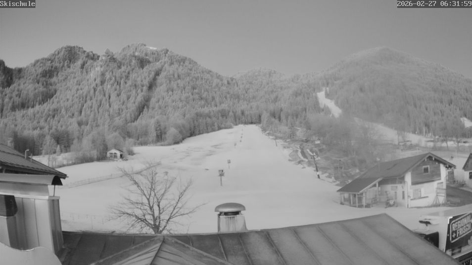 Webcam located at: Streidlhang slope, ski resort Brauneck