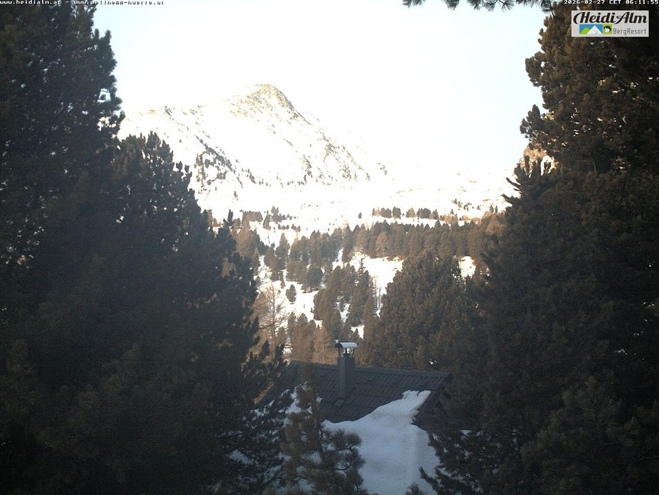 Webcam located at: Sun deck Wellness Hütte Heidialm at Falkert