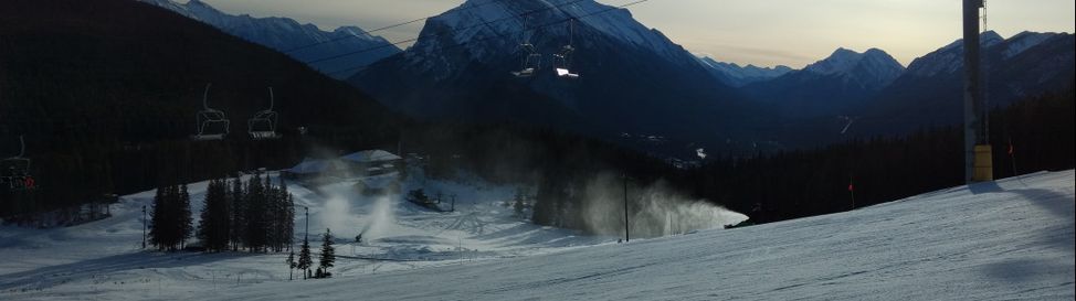 Es wird kräftig Neuschnee produziert um den Snowpark schnellstmöglich zu shapen