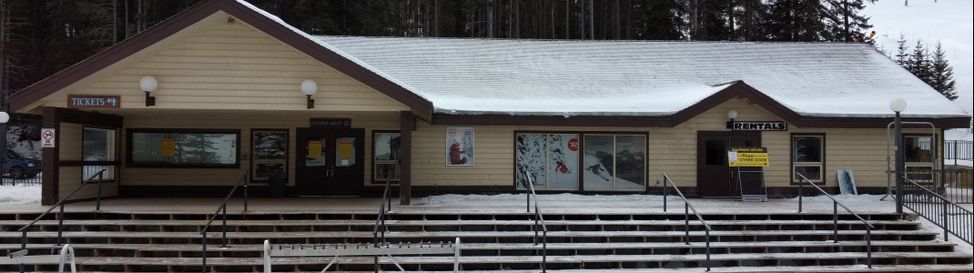 Der Ticketschalter befindet sich direkt am Eingang zum Skigebiet Banff Mt. Norquay