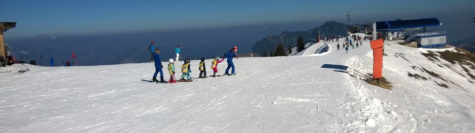 Zahlreiche Skischulen sorgen sich liebevoll um die Kinder.