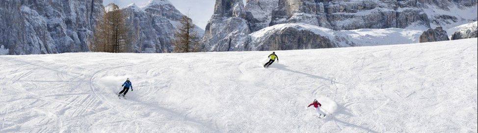 Wer die Skirundtouren in Südtirol in Angriff nimmt, sollte Ausdauer mitnehmen. Wird aber dafür auch mit traumhaften Ausblicken belohnt.