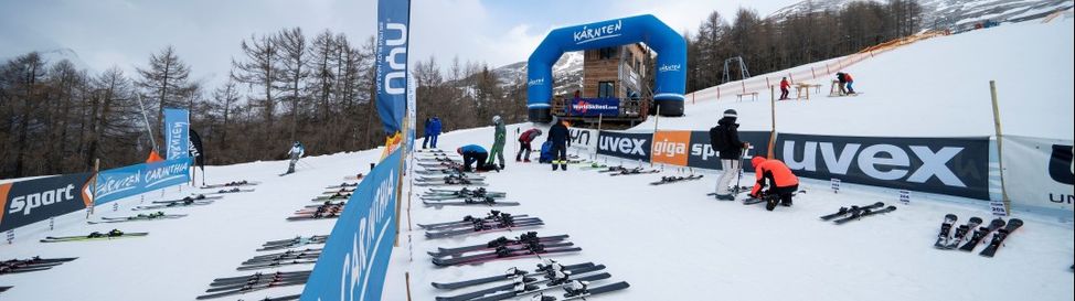 All skis are blackened for the test.