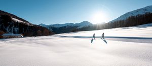 Gewinnspiel Gewinne einen Langlaufurlaub für zwei Personen.